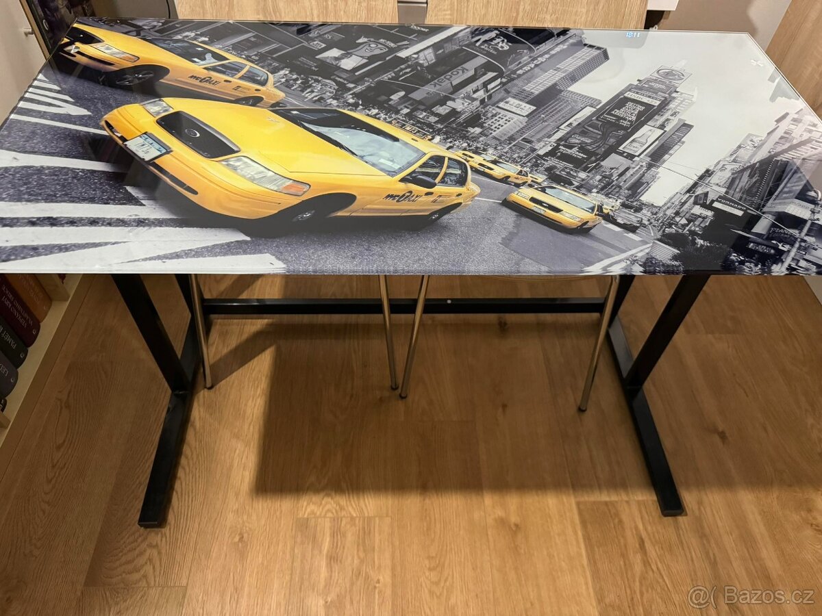 Sklenený stôl New York