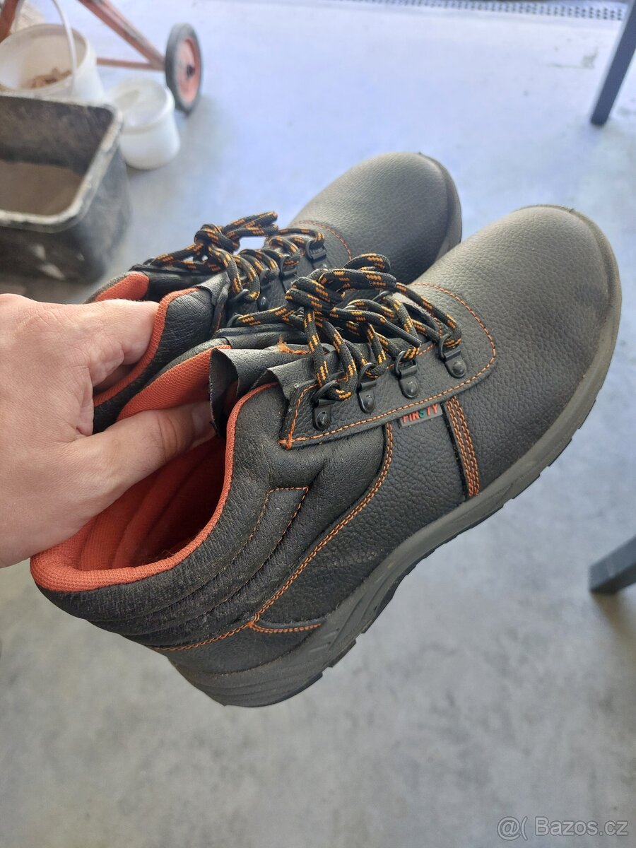 Pracovní boty velikost 46