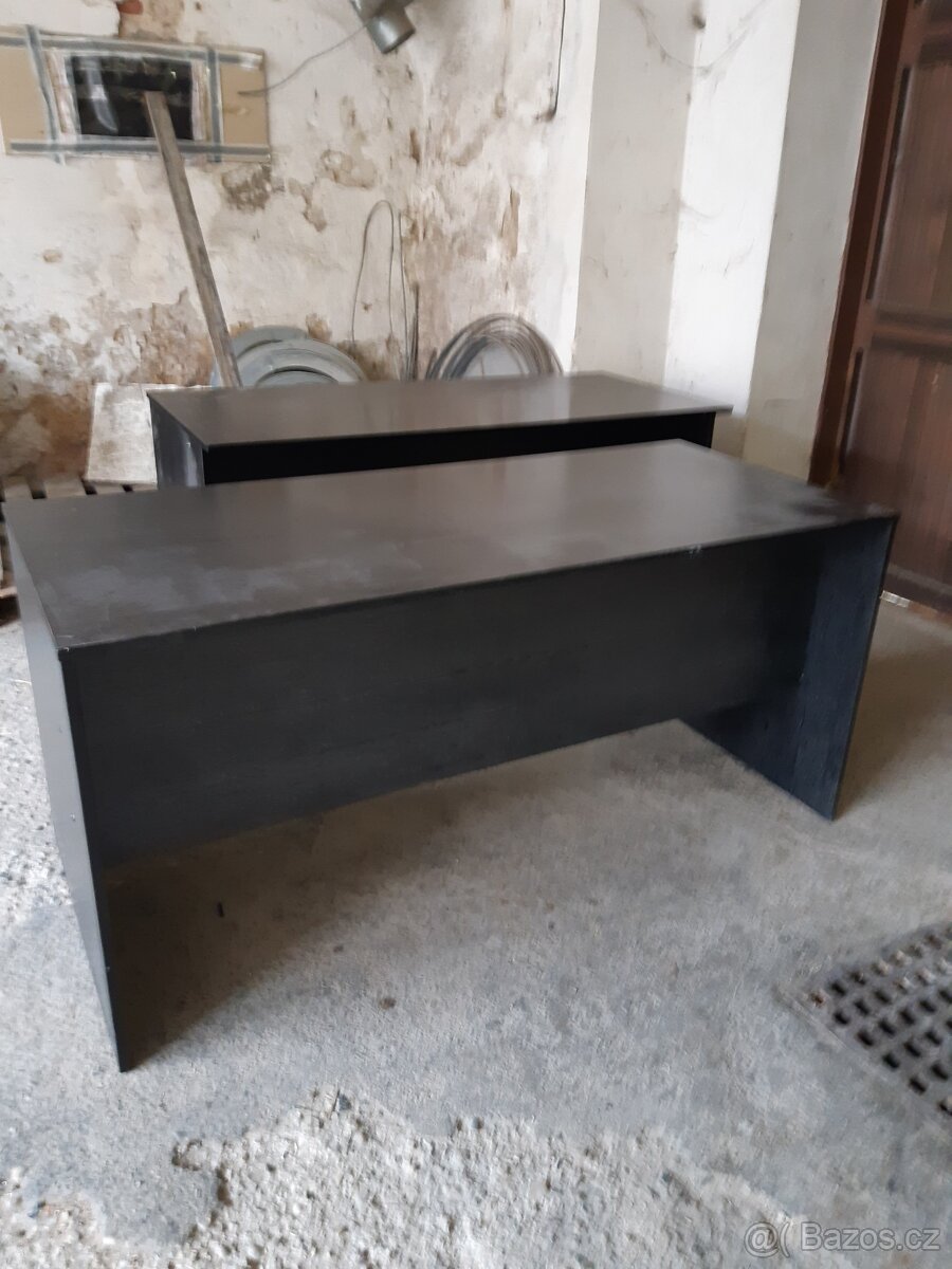 stůl kancelářský