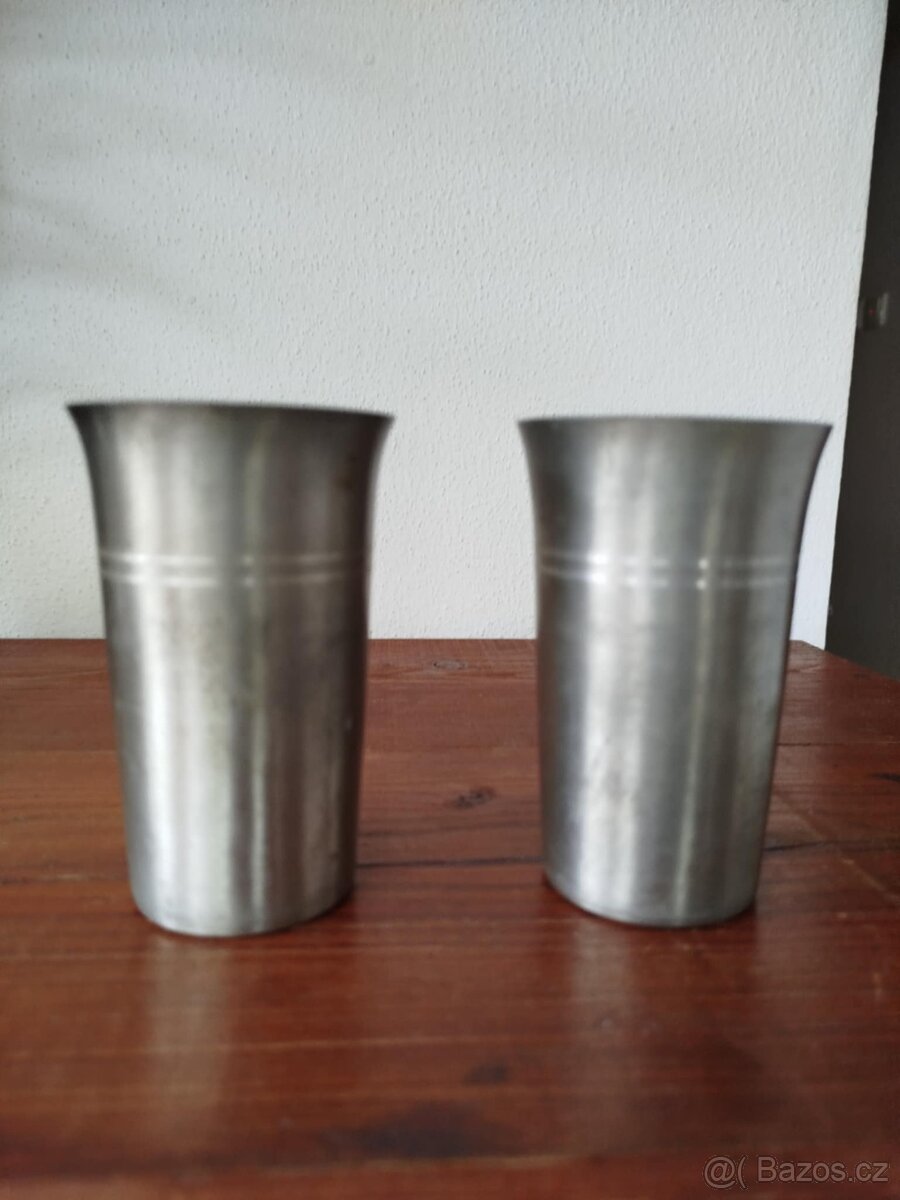 cínové pohárky
