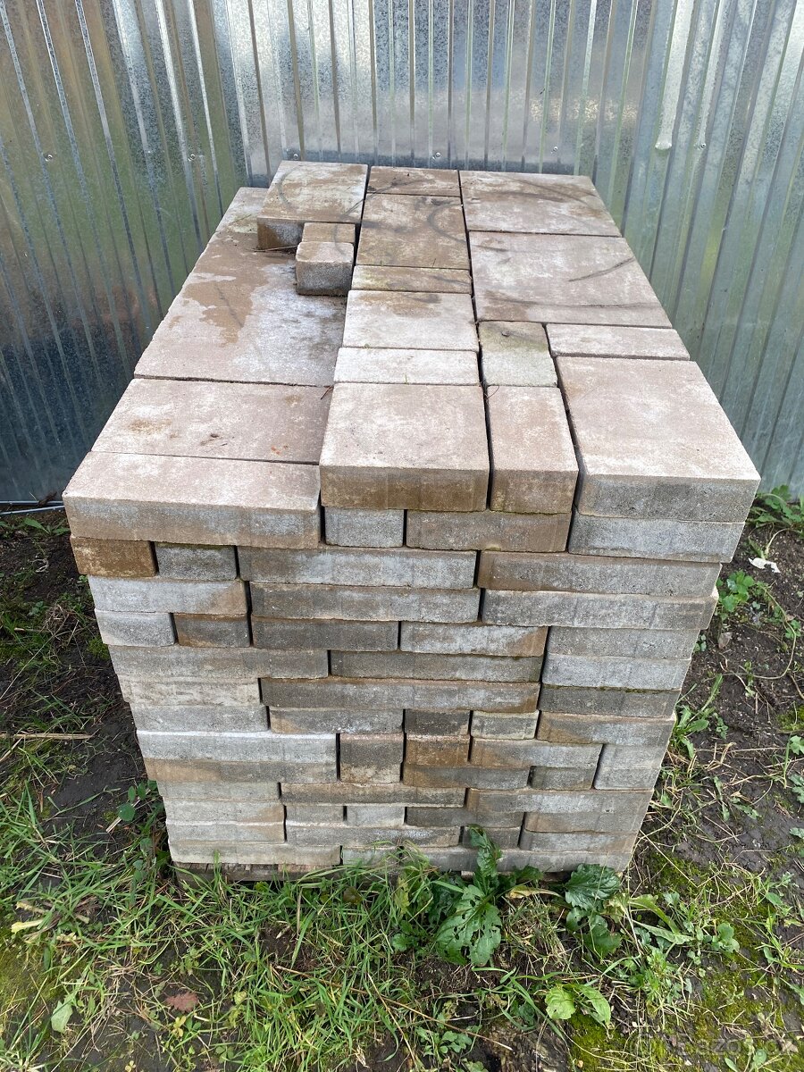 Dlažba zámková Ditton kombi 6 latte- 13,5 m/2 - nová- 6cm