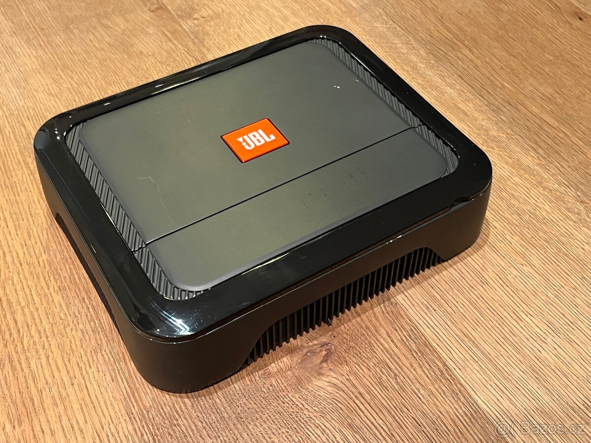 Subwooferový zesilovač JBL Club A600