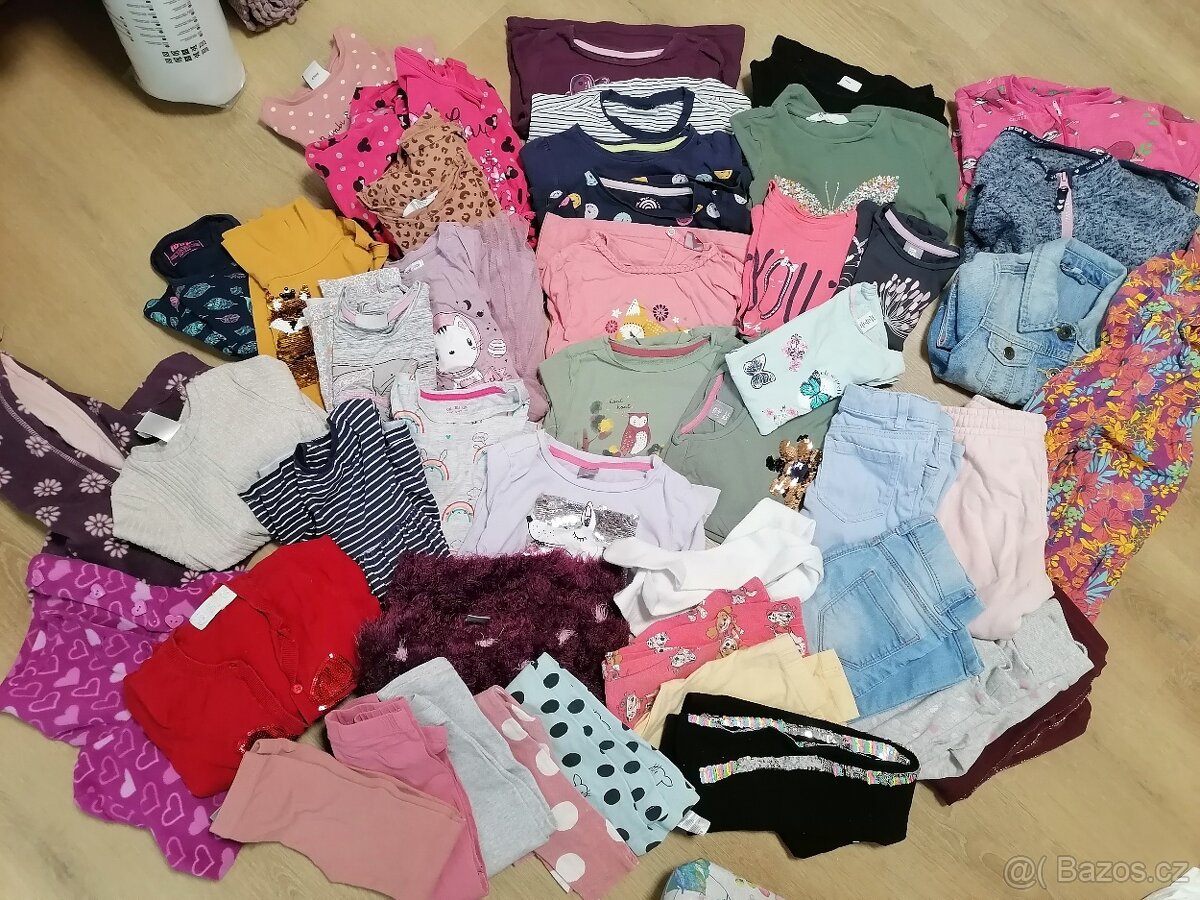 Balík dívčího oblečení vel. 104