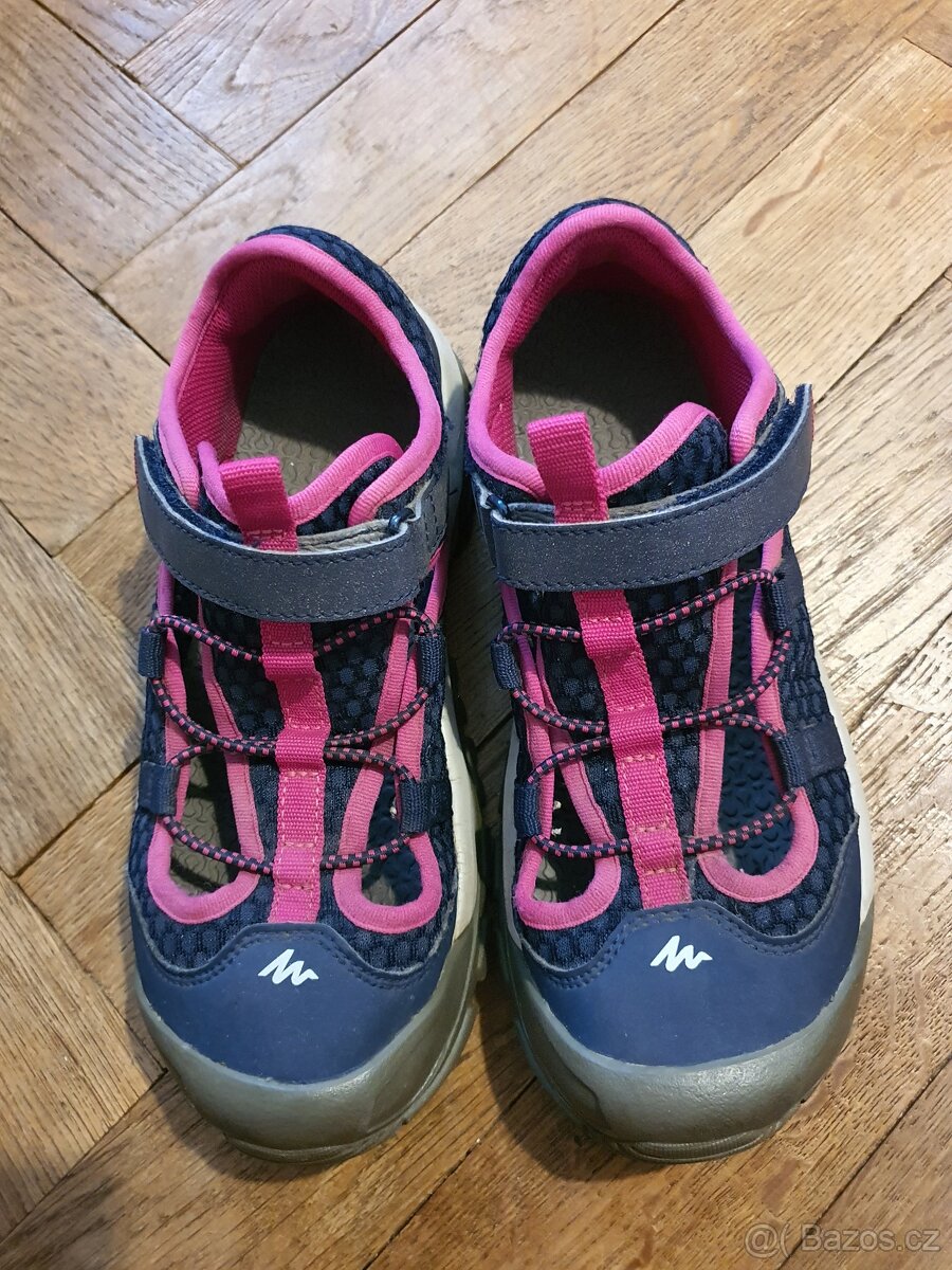 Dívčí botasky a sandály, vel. 34