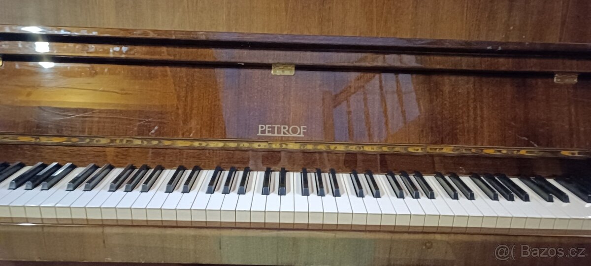 Pianino Petrof