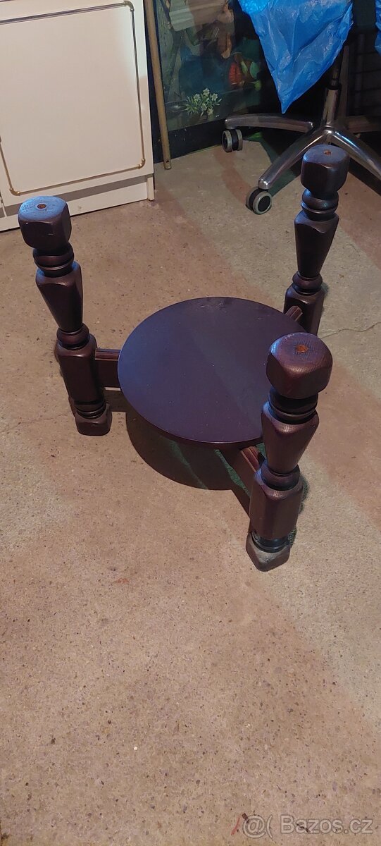Konferenční stolek kulaty