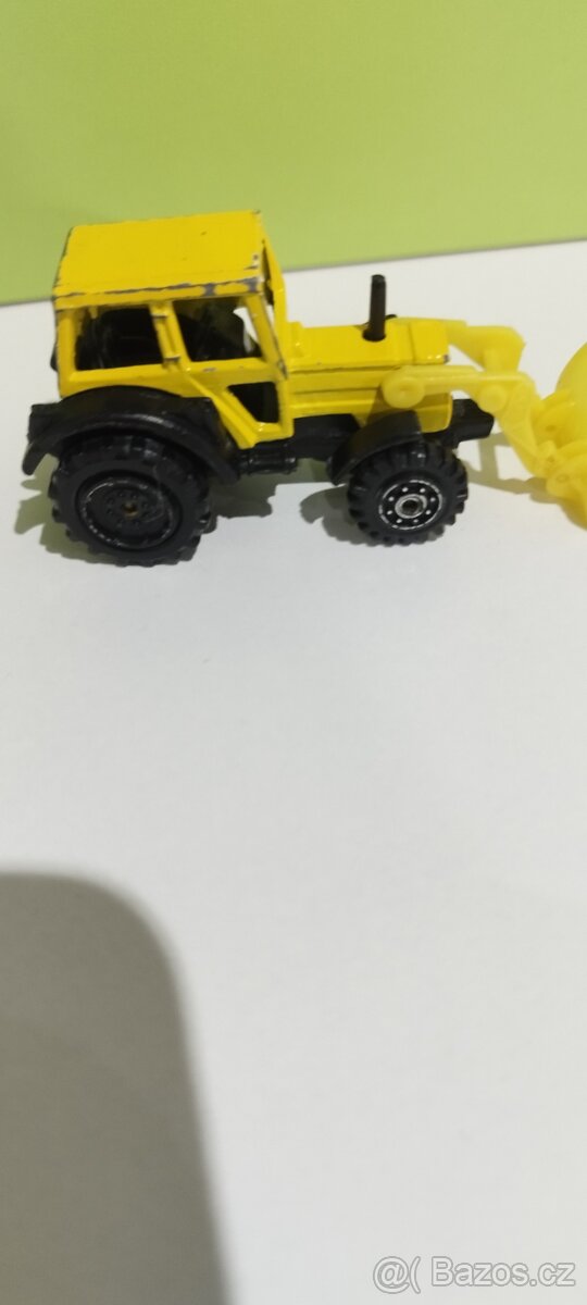 Retro hračka traktor