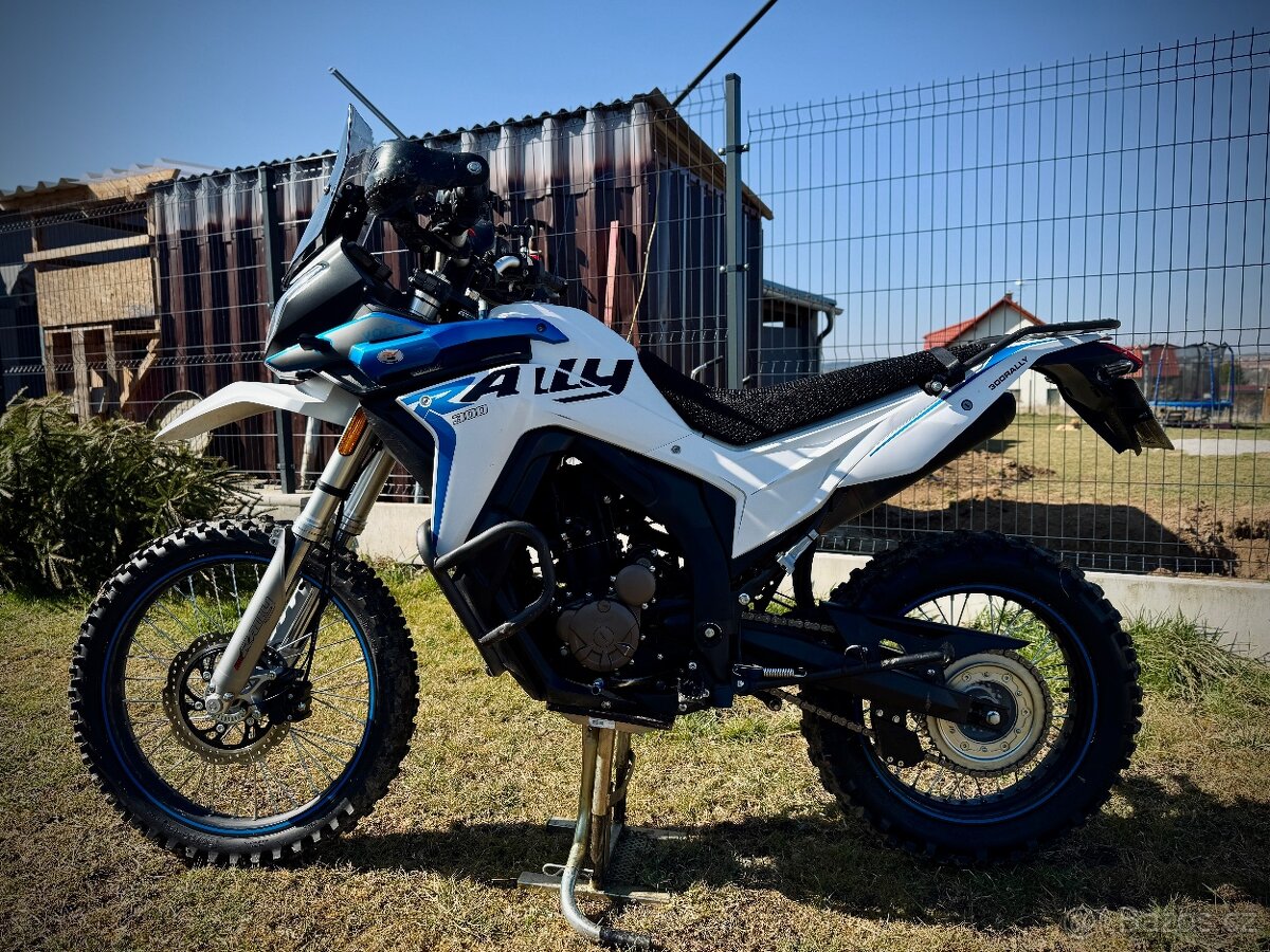 Voge 300 Rally GY – skvěle udržovaná, připravená na sezónu.