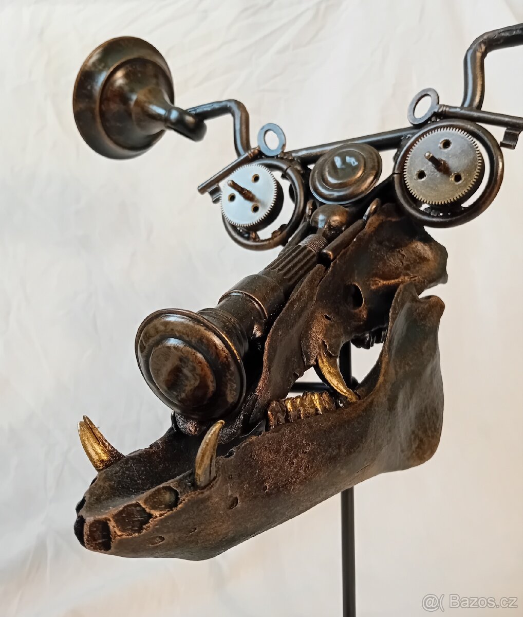 STEAMPUNK RECYCLE ART - PATINOVANÝ KOV