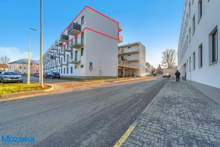 Družstevní byt 2+kk +pracovna, dva balkony, parkovací místo 