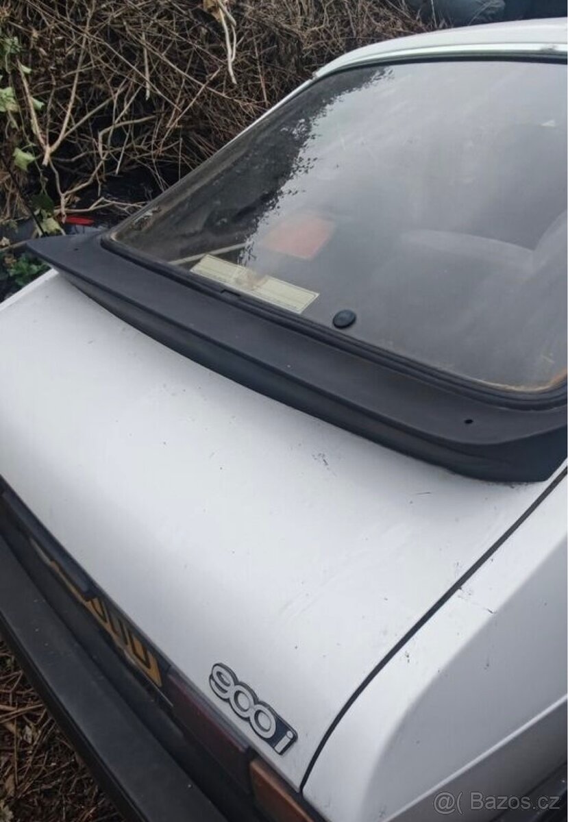 zadní spoiler - Saab 900