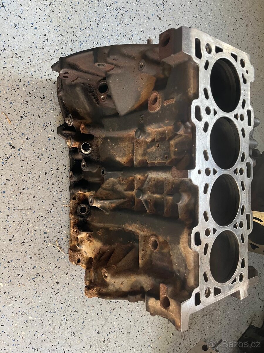 Koupím Blok motoru motor 2.3 Renault, E5 14331R M9T B 8