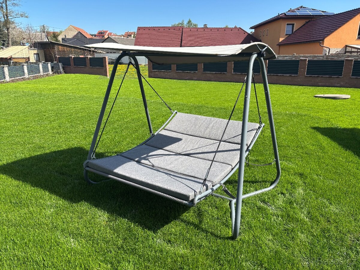 Zahradní houpačka