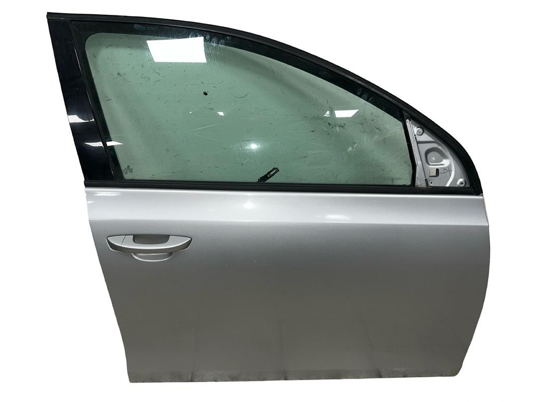 Pravé přední dveře stříbrná LA7W VW Golf 6 hatchback 2011