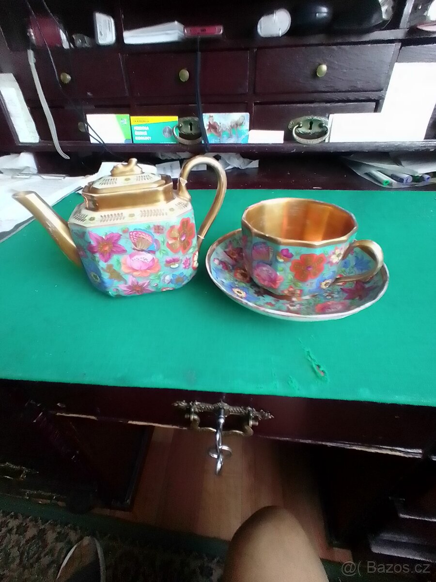 Starožitný porcelánový hrníček s podšálkem+ konýfka s víčkem