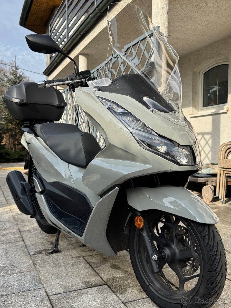Honda PCX 125 Pearl Jupiter Gray