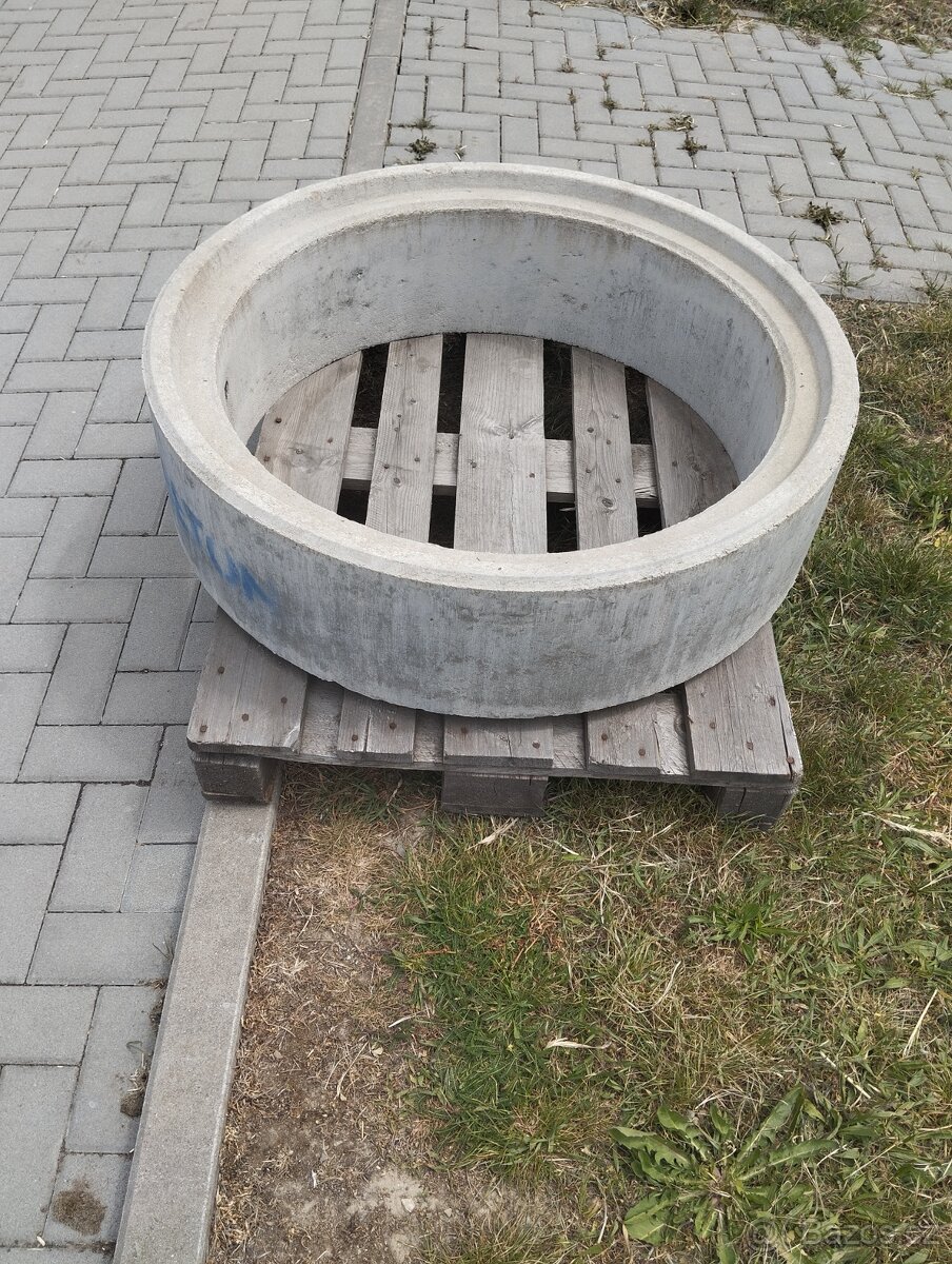 Prodám studniční skruž