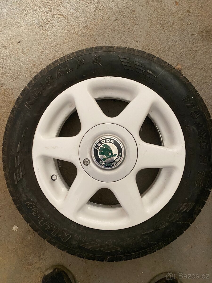Prodám ALU kola Škoda Felicia – nově lakovaná, s pneu 175/65