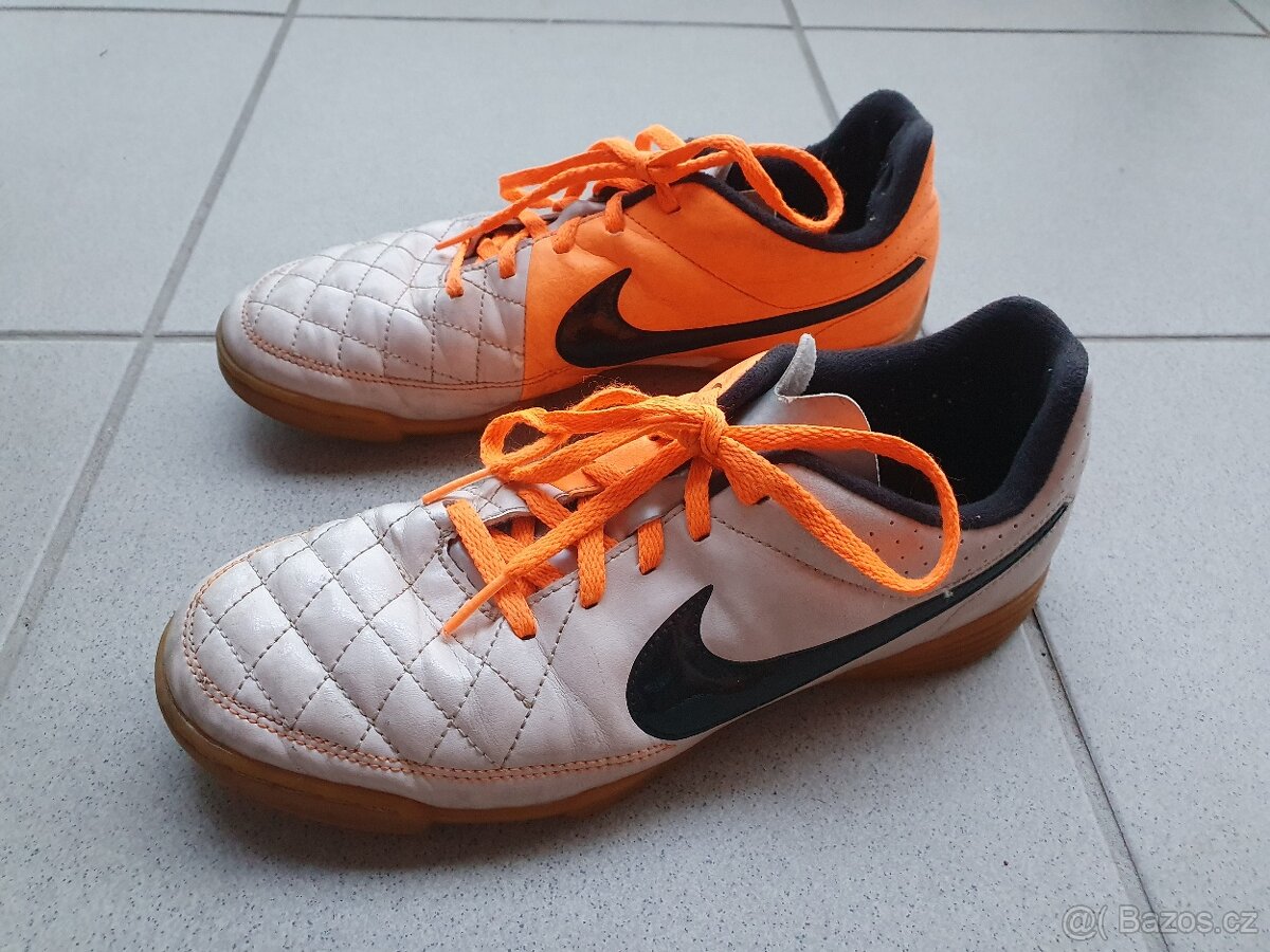 Sálovky Nike vel. 38,5