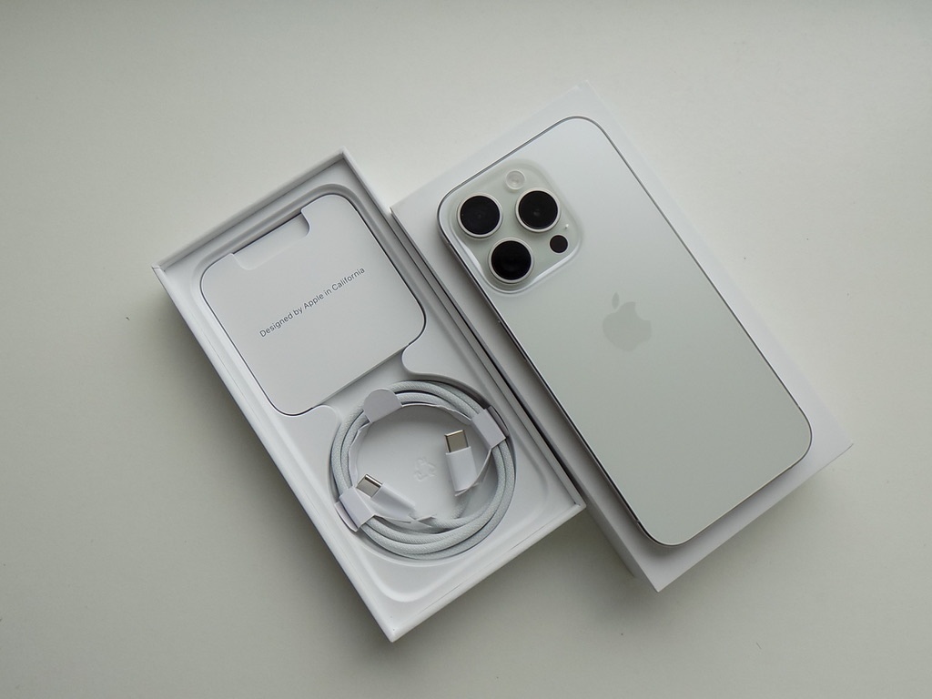 APPLE iPhone 15 Pro 256GB Bílý Titan-ZÁRUKA - JAKO NOVÝ