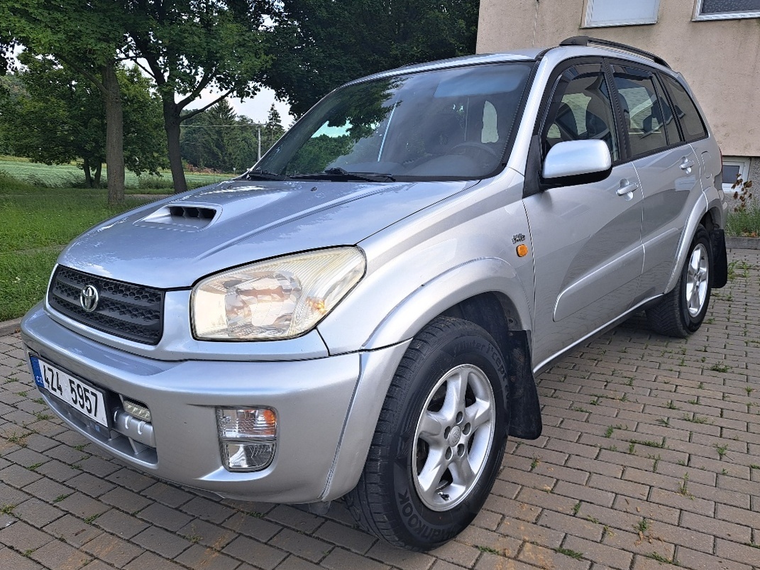 TOYOTA RAV4 2.0 D-4D 85kW 4x4 ALU, KLIMA, TAŽNÉ, STK 2026