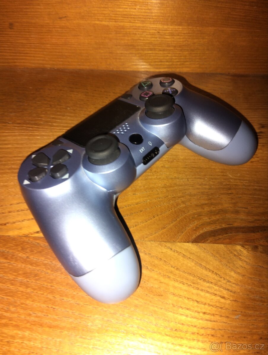 Ovladač PS4