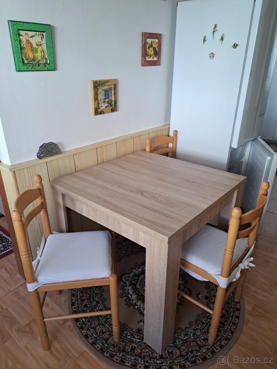 Rozkládací stůl