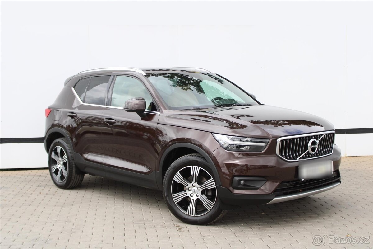Volvo XC40 D3 INSCRIPTION SERVISNÍ KNIHA (2019)