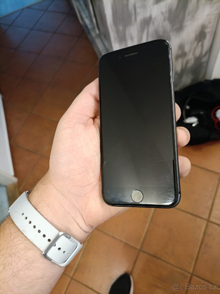 iPhone 8 64GB