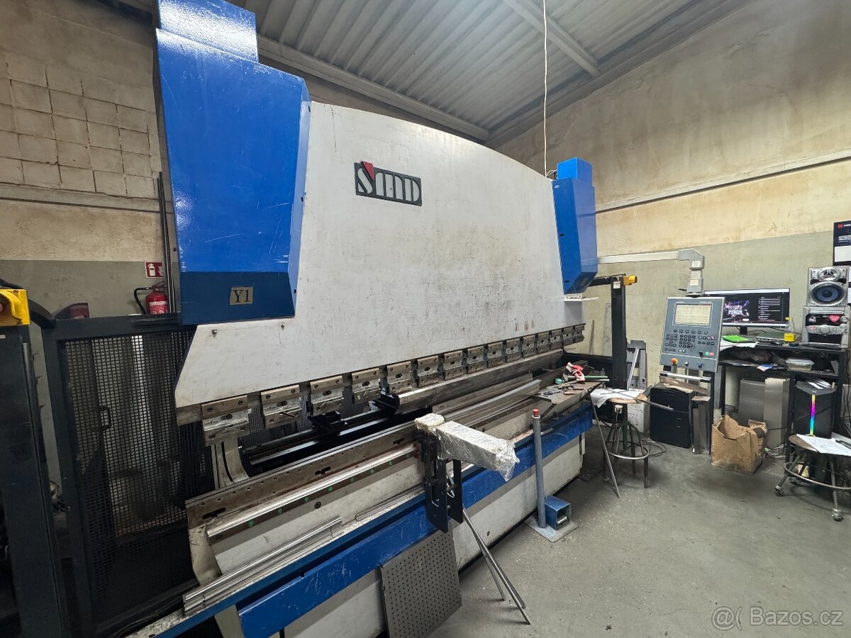 Ohraňovací lis 3100 mm x 110 tun
