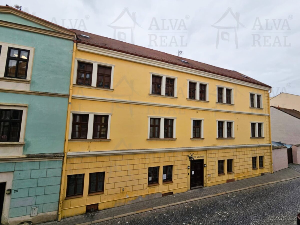 Prodej hotelu včetně vybavení v centru Kroměříže u Velkéh...