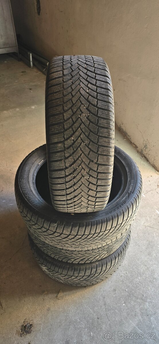 Prodám 4x zimní pneu Bridgestone 235/50 R19 103V