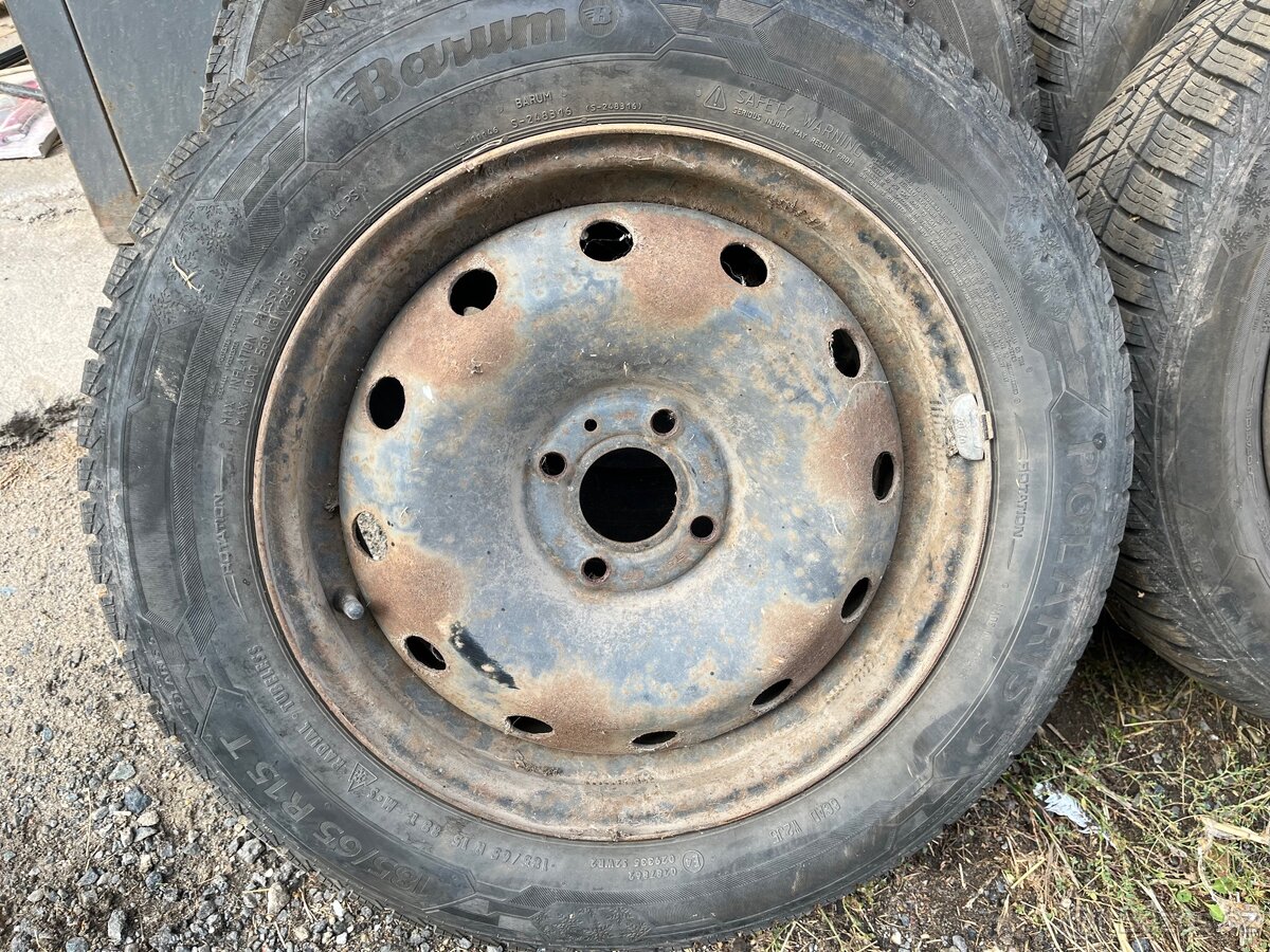 Pneu 185/65/r15 letní Barum Brillantis