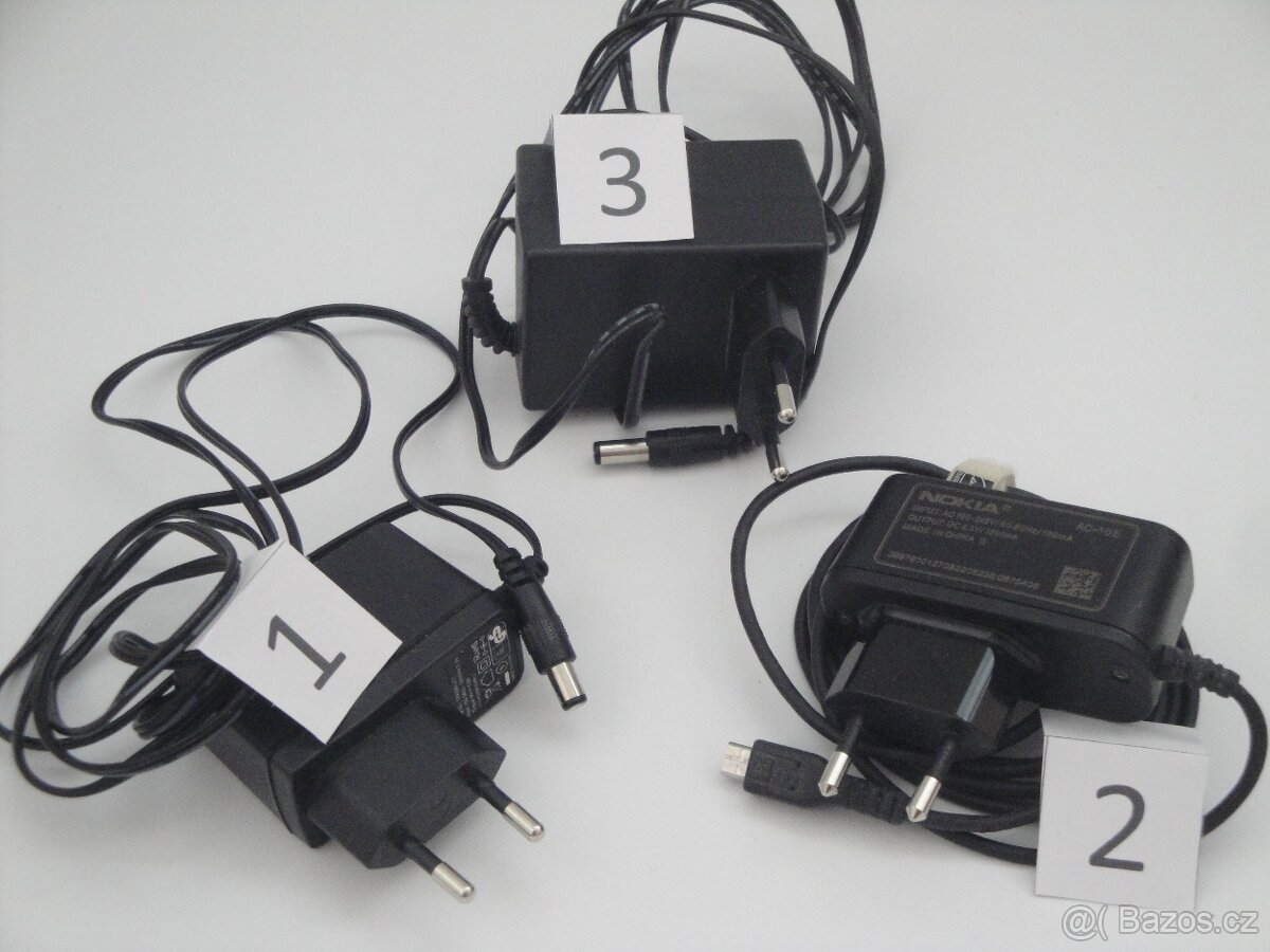 Nabíječka, adaptér s konektorem, nabíječka baterek