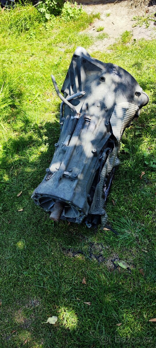 Prodám na vw Touareg rv 2006 5.0 v10 tdi aut.prevodovku