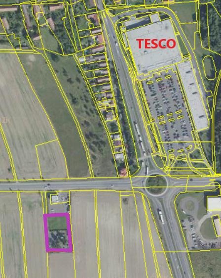 Poděbrady - stavební parcela/pozemek v obchodní zoně