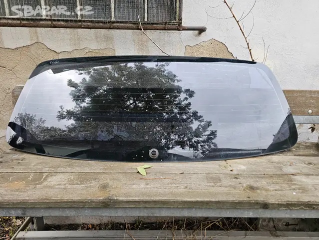 Zadní okno sklo VW Touran 1T1 1T2