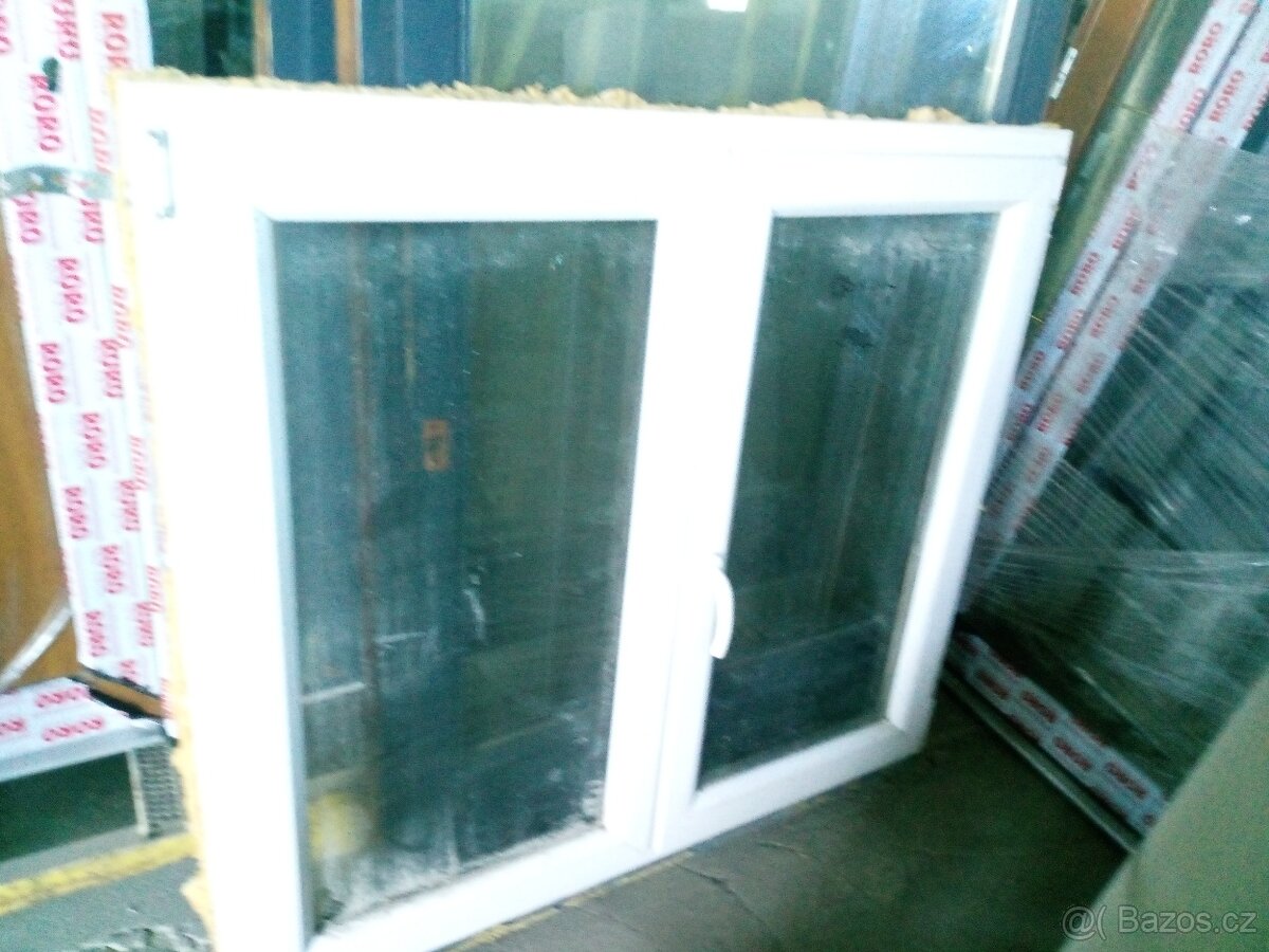 Okno plastové,