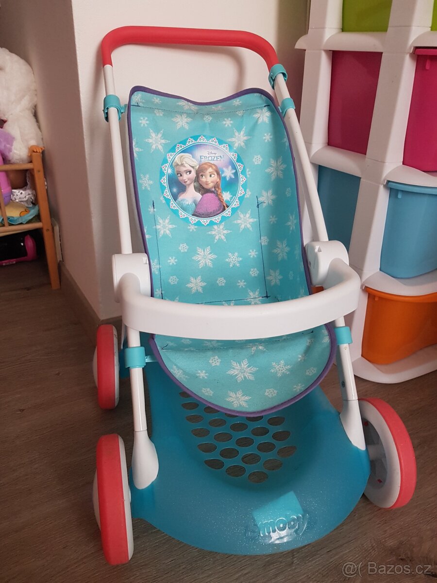 Sportovní kocarek pro panenky