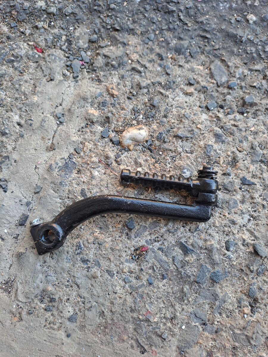 Startovací páka nakopávačka