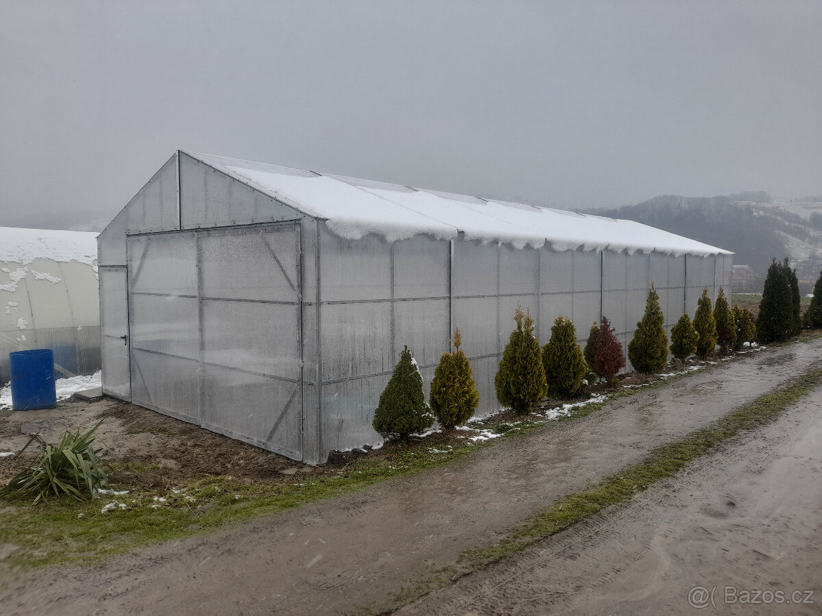 Skleník z polykarbonátu