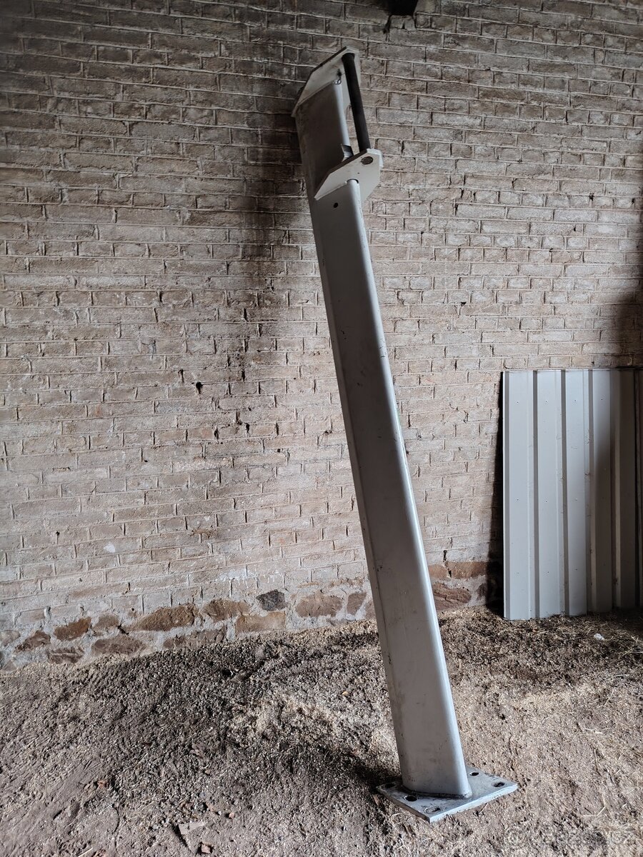 Sloupový otočný dílenský jeřáb