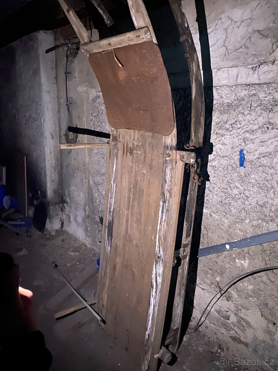 Strarožitné saně roháčky