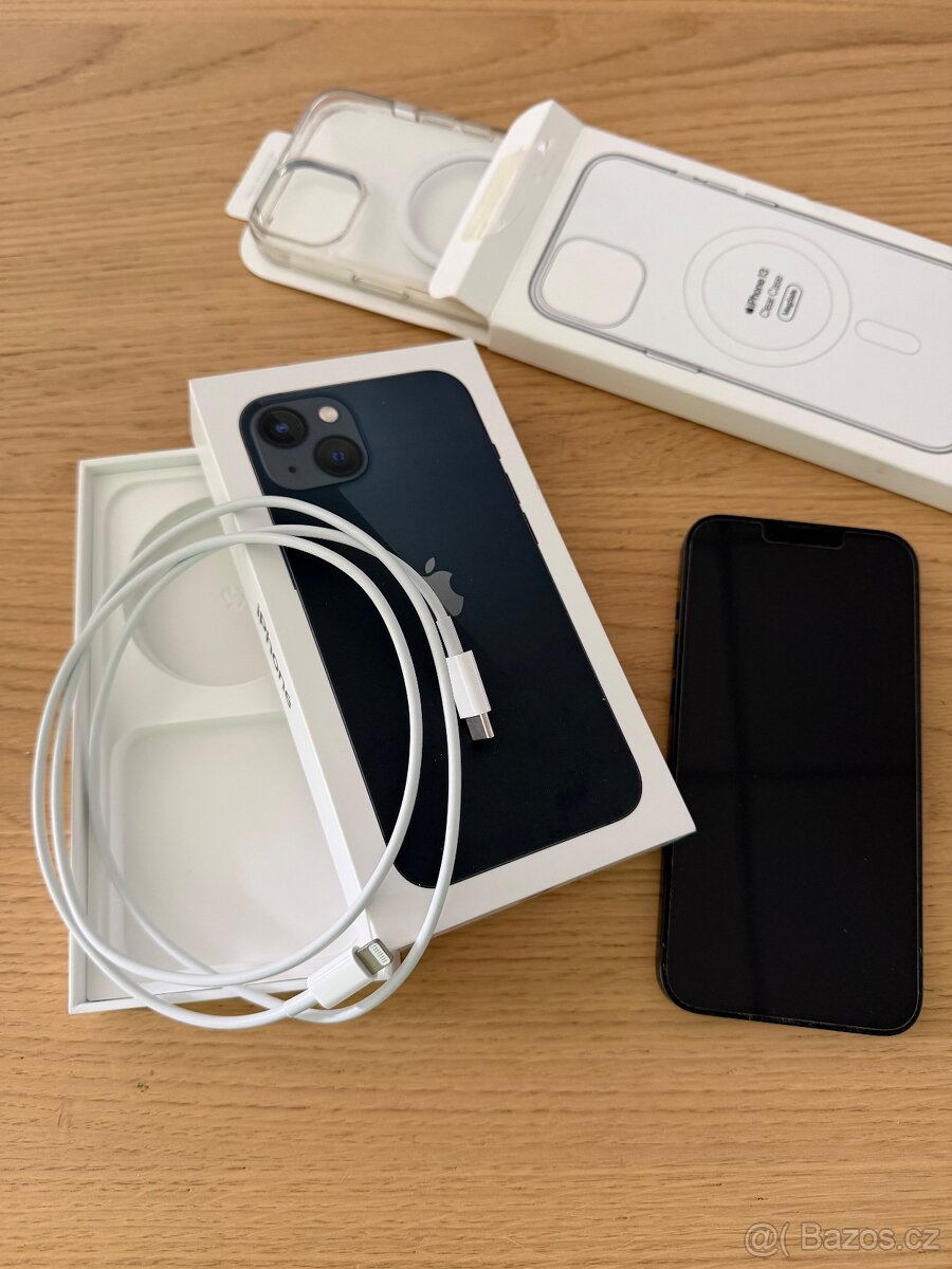 iPhone 13 128 GB, černý - jako nový