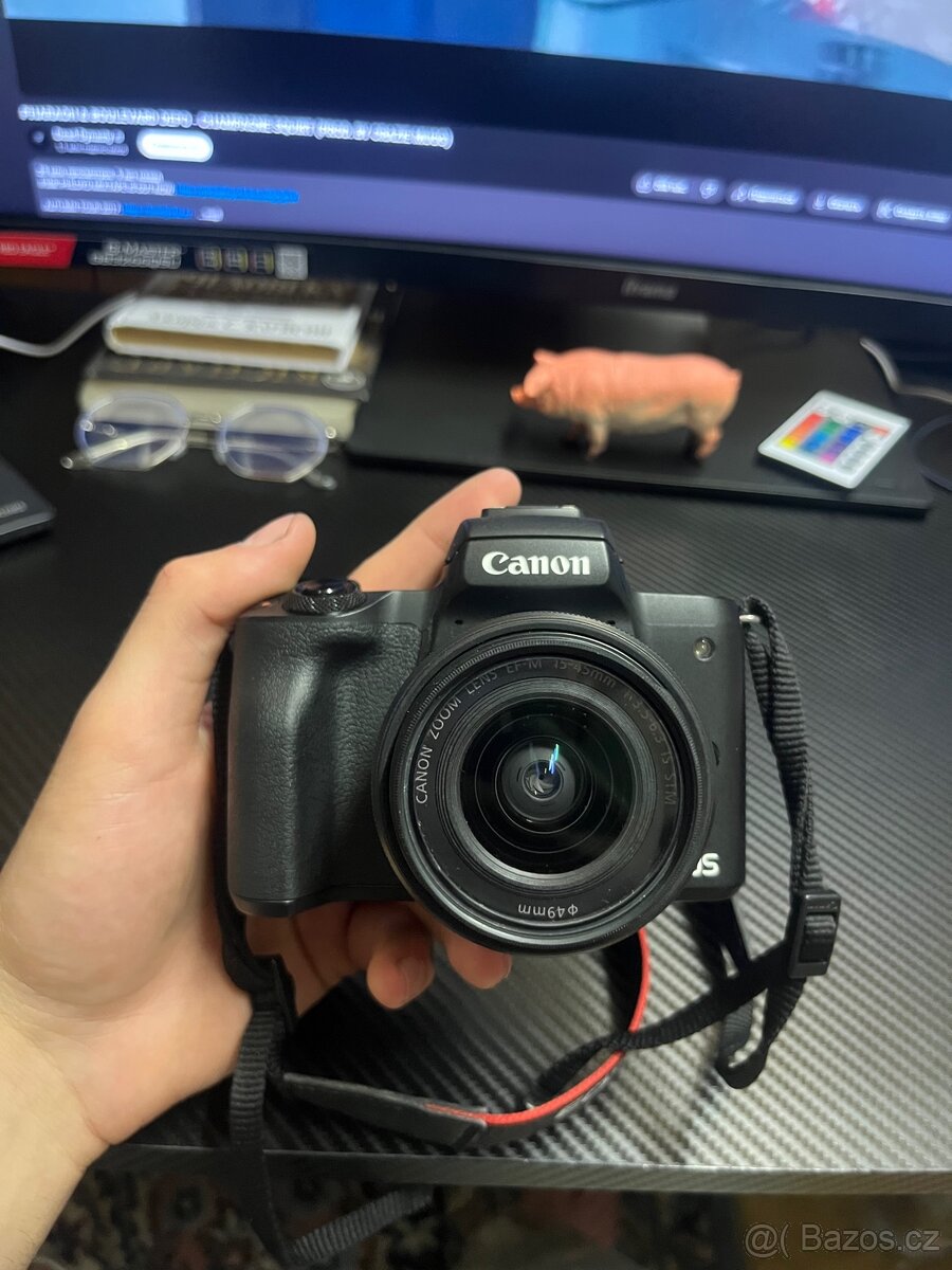 Canon EOS M50