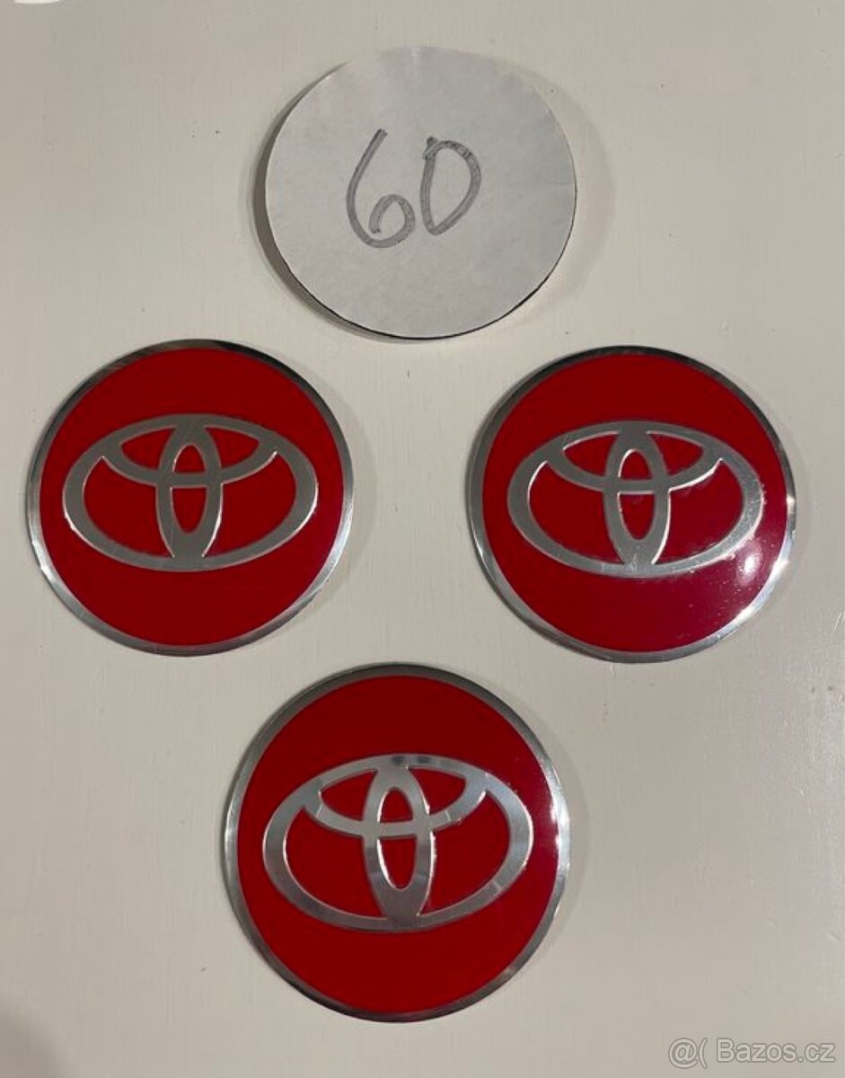 Středové pokličky samolepky alu kol TOYOTA červené 60 mm