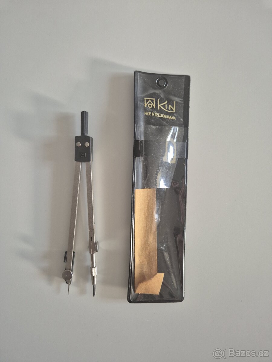 Školní retro kružítko