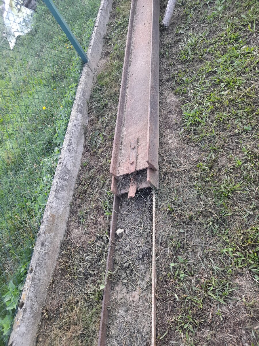 Nosník 300