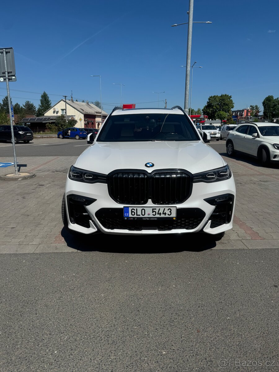 BMW X7 40d Mpaket, 2021, 7míst, panorama