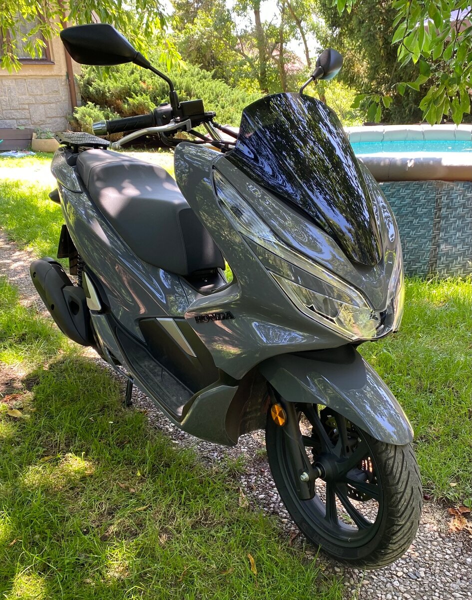 Skútr Honda PCX 125 rv. 2019